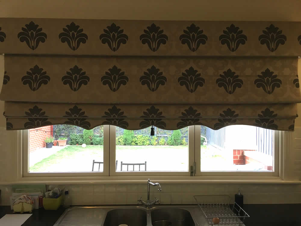 scalloped roman blinds